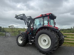 NEW VALTRA G135 ACTIVE TRACTOR - Image 4