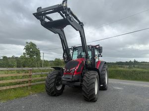 NEW VALTRA G135 ACTIVE TRACTOR - Image 2