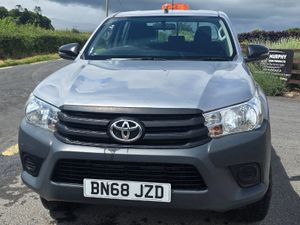Toyota Hilux 2018 - Image 2