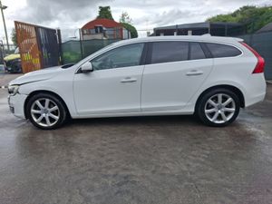 2017 Volvo V60  2.0 Diesel  Automatic - Image 2