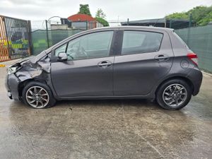 132 Toyota Yaris  1.0 Petrol - Image 2