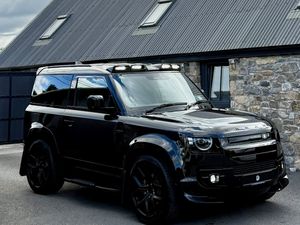 261 LAND ROVER DEFENDER 90 X DYNAMIC URBAN - Image 4