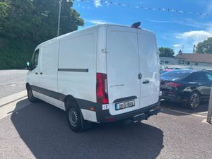 Mercedes-Benz Sprinter 319 MWB LOW ROOF SELECT AUT - Image 3
