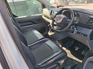 221 Opel Vivaro  1.5 Diesel - Image 3