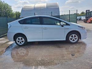 2015 Toyota Prius  Hybrid  Automatic - Image 2