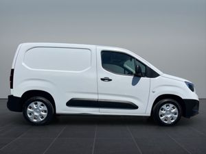Opel Combo KOMF L1H1-1.5 100PS D 3DR KOMFORT TRIM - Image 2