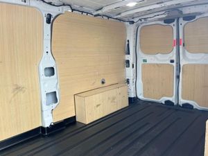 Ford Transit Custom LIMITED - Image 4