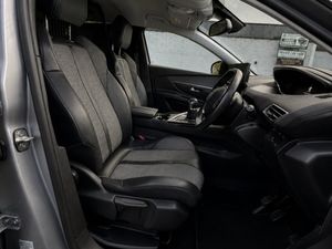 2022 Peugeot 3008 Only 31,000km - Image 4