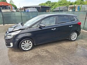 172 Kia Carens  Platinum  7 seater  Full leather - Image 2