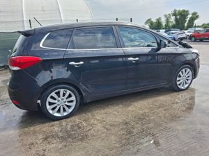 172 Kia Carens  Platinum  7 seater  Full leather - Image 4