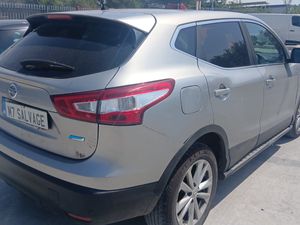 2015 Nissan Qashqai - Image 2