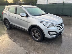 2013 Hyundai Santa Fe  7 seater - Image 2