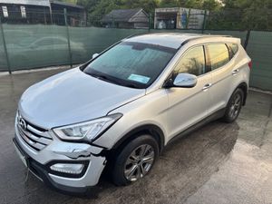 2013 Hyundai Santa Fe  7 seater - Image 2