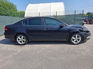 2014 Vw Passat TDI  Light damage - Image 3