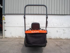 Used 2023 Kubota GR2120 Lawnmower - Image 4