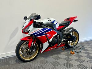 2014 HONDA CBR FIREBLADE 1000RR - Image 3