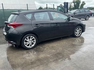 162 Toyota Auris D4D Light damage - Image 3