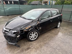 162 Toyota Auris D4D Light damage - Image 2