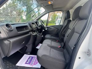 RENAULT TRAFIC 2.0 Diesel BUSINESS + 2021 - Image 4