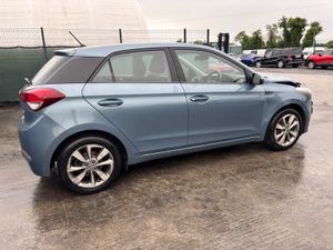 172 Hyundai i20  Active Deluxe  1.3 Petrol - Image 3