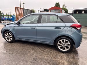 172 Hyundai i20  Active Deluxe  1.3 Petrol - Image 4