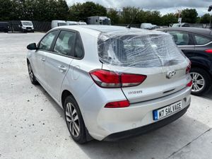 19 i30 Deluxe 1.4 Petrol 220km Drives - Image 4