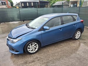 2017 Toyota Auris    Automatic - Image 2