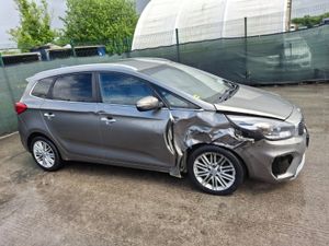 2017 Kia Carens  7 seater - Image 2
