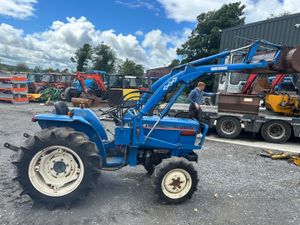 Iseki TL2500 Compact Tractor - Image 2