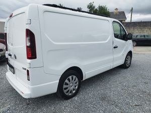 2015 Vauxhall Vivaro 1.6 cdti sportive - Image 4