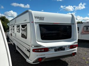 2019 Fendt Le Vogue 700 6 Berth Fix Bed Caravan - Image 4