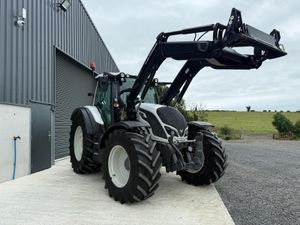 221 Valtra N174 Versu Tractor with Guidance ! - Image 4