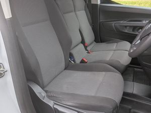Opel Combo 2023 NEW CVRT & TAX 03/27 - Image 3