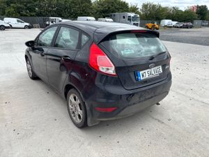 15 Fiesta Zetec 1.2 Petrol 180km Starting - Image 4