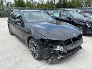 19 BMW 530 E G30 M-sport Hybrid 104km drives - Image 2