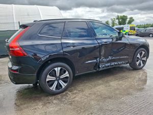 231 Volvo XC60  Dark plus    Awd  2.0 Hybrid - Image 3