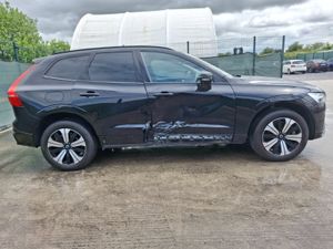 231 Volvo XC60  Dark plus    Awd  2.0 Hybrid - Image 4