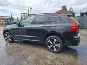 231 Volvo XC60  Dark plus    Awd  2.0 Hybrid - Image 4