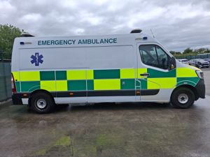 211 Renault Master  Ambulance  3T5 EVI  2.3 Diesel - Image 2