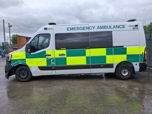 211 Renault Master  Ambulance  3T5 EVI  2.3 Diesel - Image 3