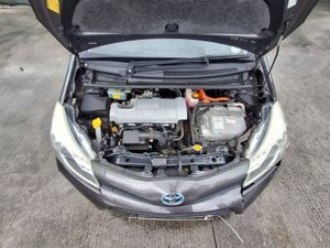 2014 Toyota Yaris  Hybrid  Automatic - Image 4