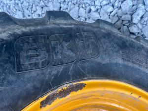 19.5.5R24 BKT Tires - Image 3