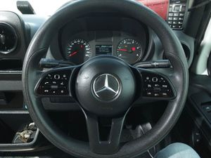 VB - 2022 Mercedes-Benz Sprinter Luton Box Van - Image 3