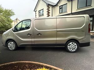 Spotless Low km Automatic 201 Renault Trafic! - Image 4