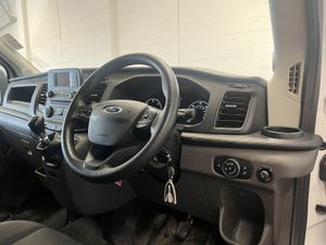 VB - 2022 Ford Transit Luton Box Van - Image 4