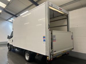 VB - 2023 Iveco Daily Luton Box Van - Image 4