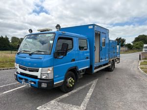 Mitsubishi Crew Cab Utility - Image 3