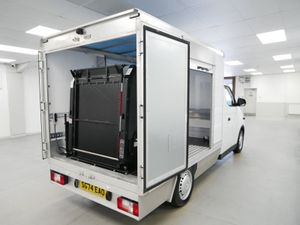 VB - 2025 Maxus eDeliver 3 Luton Box Van - Image 4