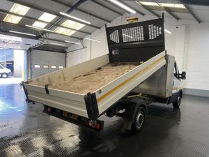 VB - 2023 Iveco Daily Tipper Van - Image 2