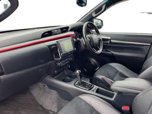 Toyota Hilux GR SPORT - Image 3